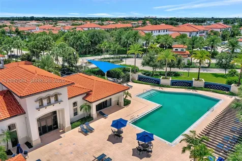 11355 SW 14th Street Pembroke Pines FL 33025
