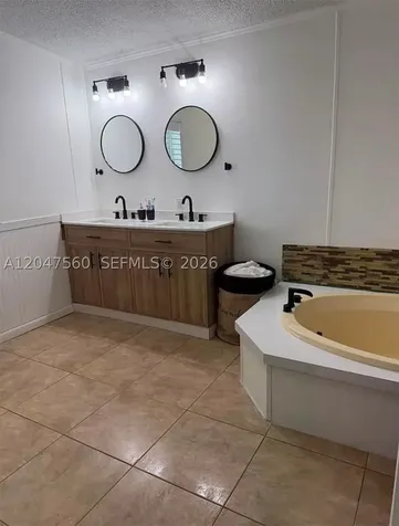 1196 SW 112th Way Davie FL 33325