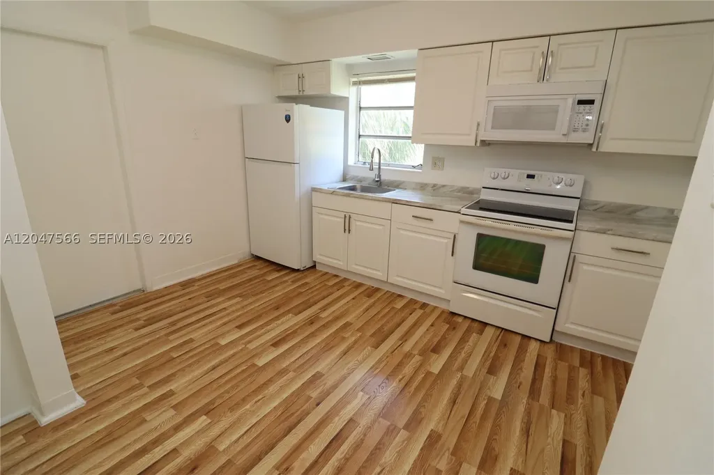 915 NE 16th Terrace Fort Lauderdale FL 33304