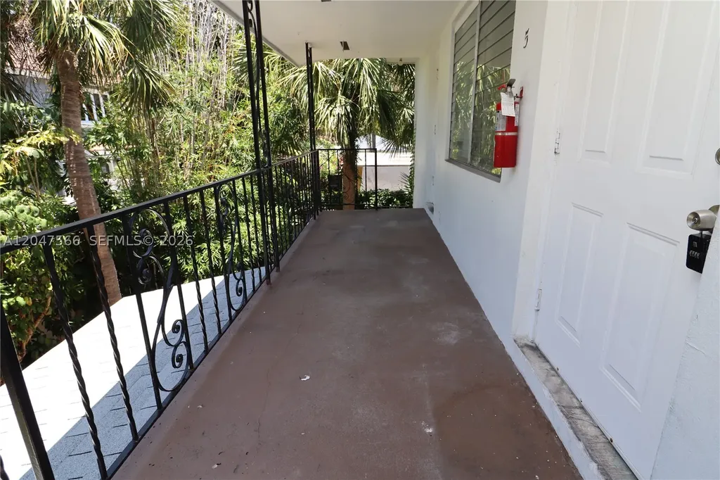 915 NE 16th Terrace Fort Lauderdale FL 33304