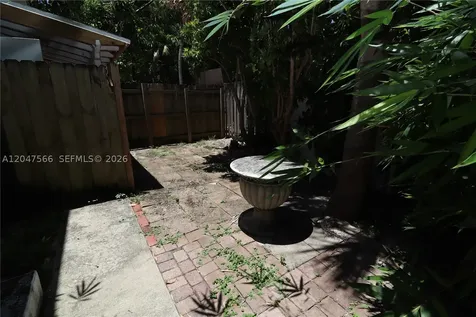 915 NE 16th Terrace Fort Lauderdale FL 33304