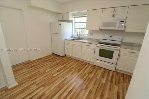 915 NE 16th Terrace Fort Lauderdale FL 33304