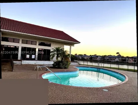 3200 NW 46th Street Oakland Park FL 33309