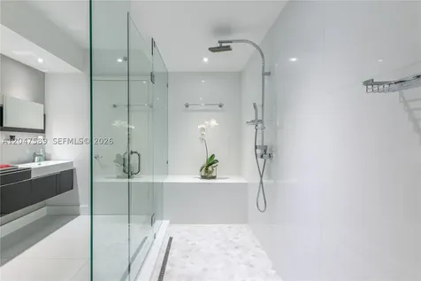 17201 Collins Avenue Sunny Isles Beach FL 33160
