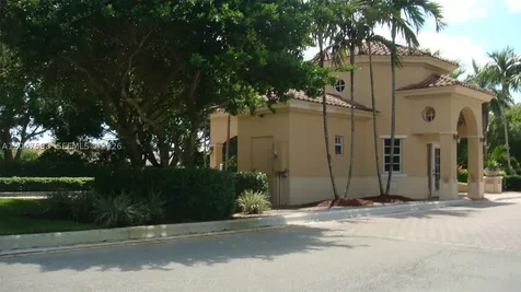 4152 Pine Ridge Lane Weston FL 33331