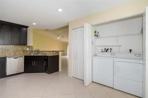 4152 Pine Ridge Lane Weston FL 33331