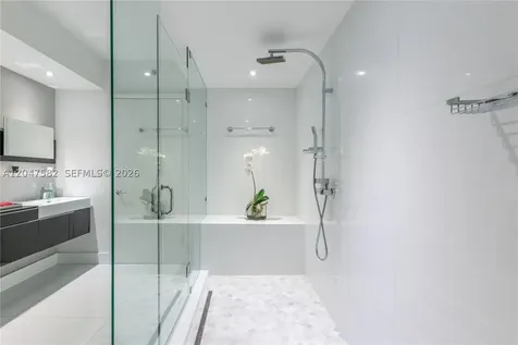 17201 Collins Avenue Sunny Isles Beach FL 33160