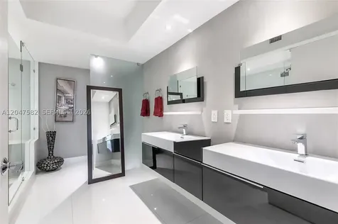 17201 Collins Avenue Sunny Isles Beach FL 33160