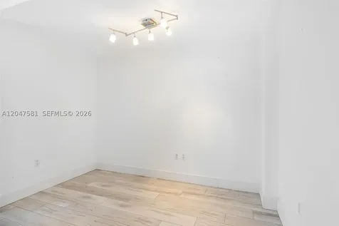 350 S Miami Avenue Miami FL 33130