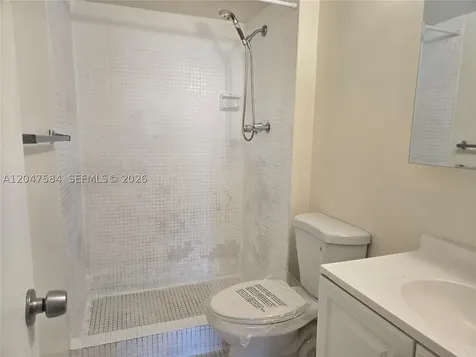 482 NW 165th St Road Miami FL 33169