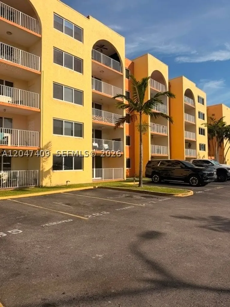 6930 Miami Gardens Drive Hialeah FL 33015