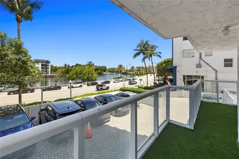 2457 Collins Avenue Miami Beach FL 33140