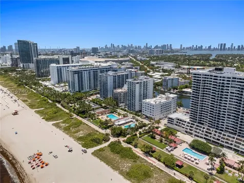 2457 Collins Avenue Miami Beach FL 33140