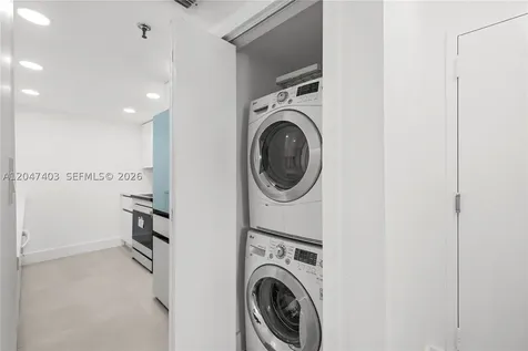 2457 Collins Avenue Miami Beach FL 33140