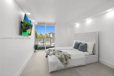 2457 Collins Avenue Miami Beach FL 33140