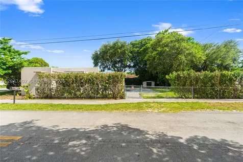 5800 Taylor Street Hollywood FL 33021