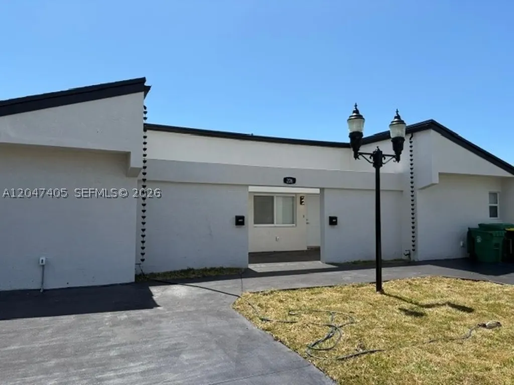 206 NE 1st Court Dania Beach FL 33004