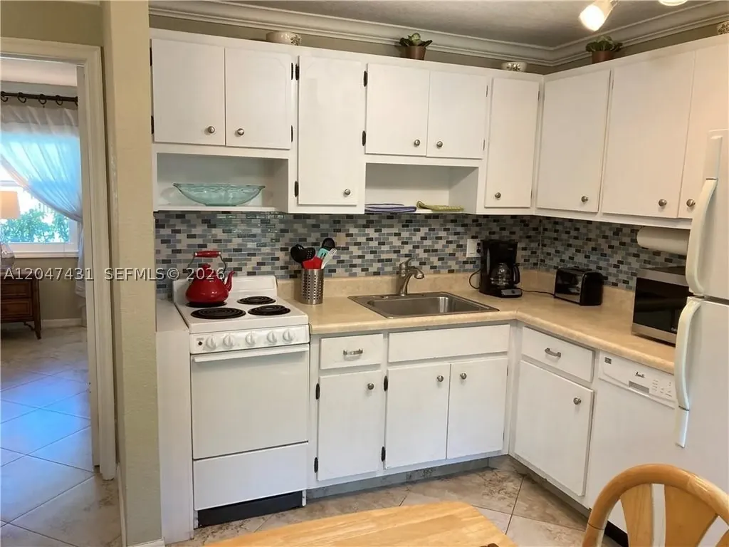 3230 NE 13th Street Pompano Beach FL 33062