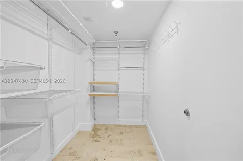 2457 Collins Avenue Miami Beach FL 33140