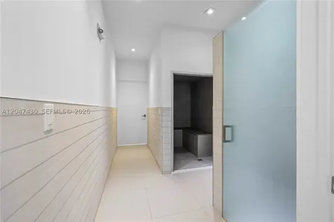 2457 Collins Avenue Miami Beach FL 33140