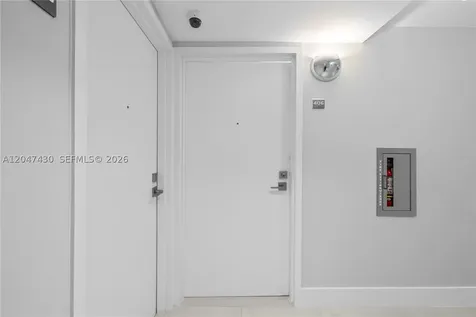 2457 Collins Avenue Miami Beach FL 33140