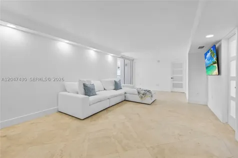 2457 Collins Avenue Miami Beach FL 33140