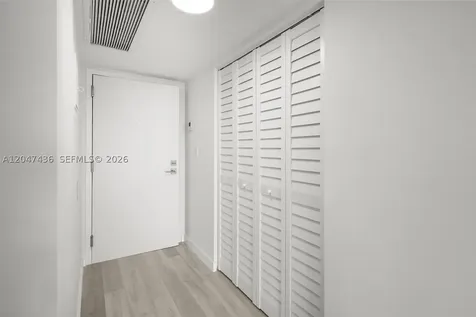 2555 Collins Avenue Miami Beach FL 33140