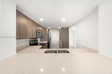 2555 Collins Avenue Miami Beach FL 33140