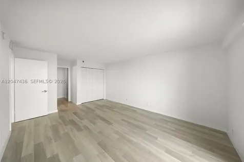 2555 Collins Avenue Miami Beach FL 33140