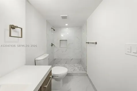 2555 Collins Avenue Miami Beach FL 33140
