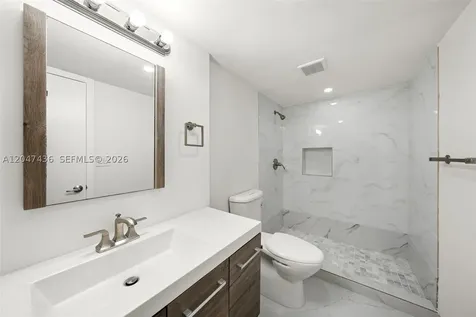 2555 Collins Avenue Miami Beach FL 33140