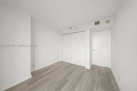 2555 Collins Avenue Miami Beach FL 33140