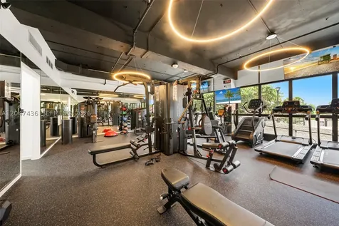 2555 Collins Avenue Miami Beach FL 33140
