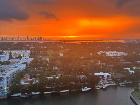 2555 Collins Avenue Miami Beach FL 33140