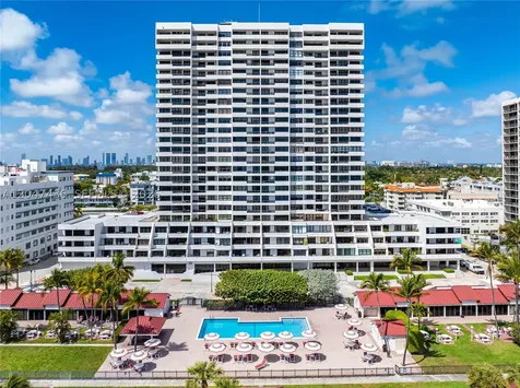 2555 Collins Avenue Miami Beach FL 33140
