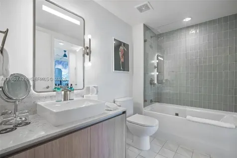 159 NE 6th Street Miami FL 33132