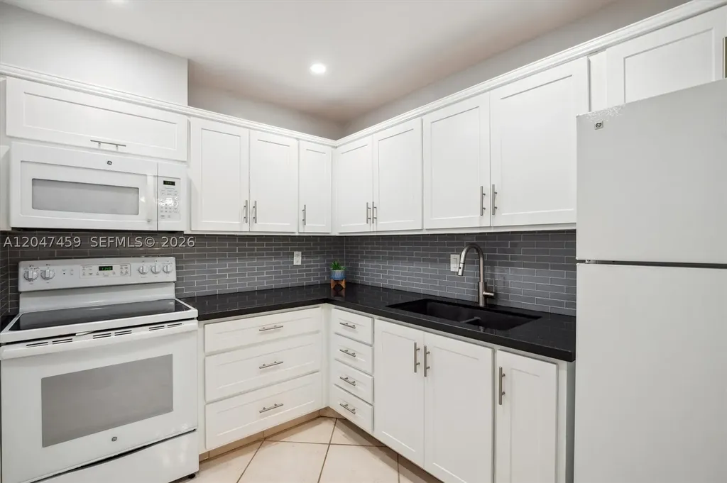 6209 Bay Club Drive Fort Lauderdale FL 33308