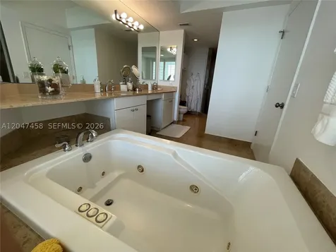 4775 Collins Avenue Miami Beach FL 33140