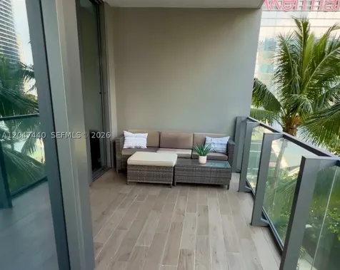 68 SE 6th Street Miami FL 33131