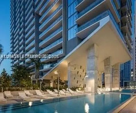 68 SE 6th Street Miami FL 33131