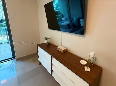 68 SE 6th Street Miami FL 33131