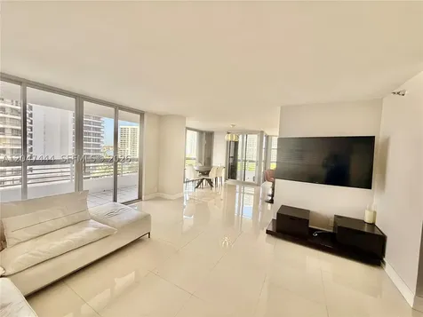 19195 NE 36th Court Aventura FL 33180