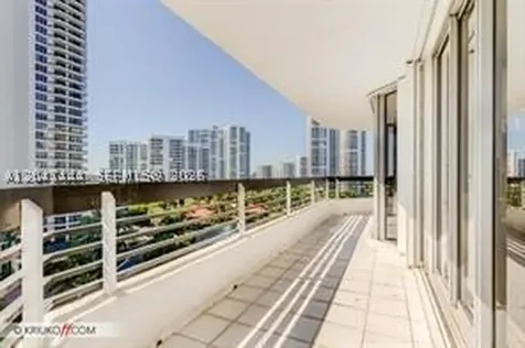 19195 NE 36th Court Aventura FL 33180