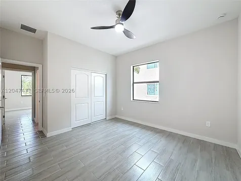 402 NW 41st Street Oakland Park FL 33309