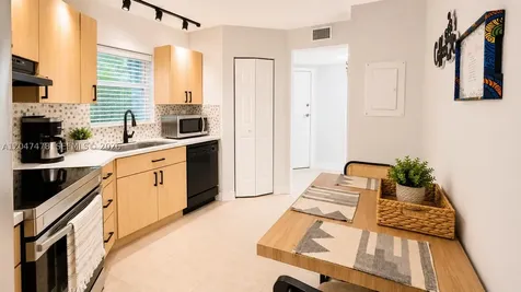 6655 W Broward Boulevard Plantation FL 33317