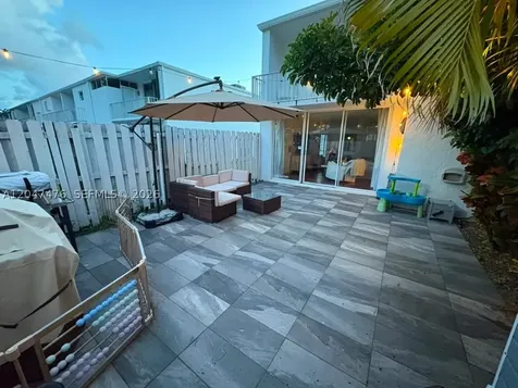 926 NE 27th Avenue Hallandale Beach FL 33009