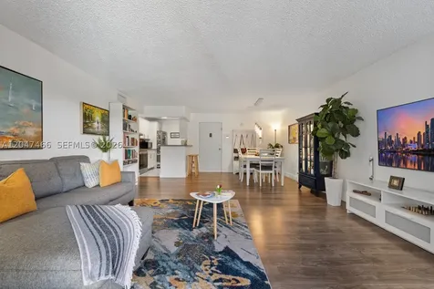 10381 N Kendall Drive Miami FL 33176