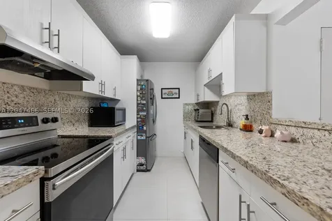 10381 N Kendall Drive Miami FL 33176
