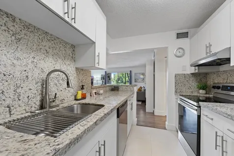 10381 N Kendall Drive Miami FL 33176
