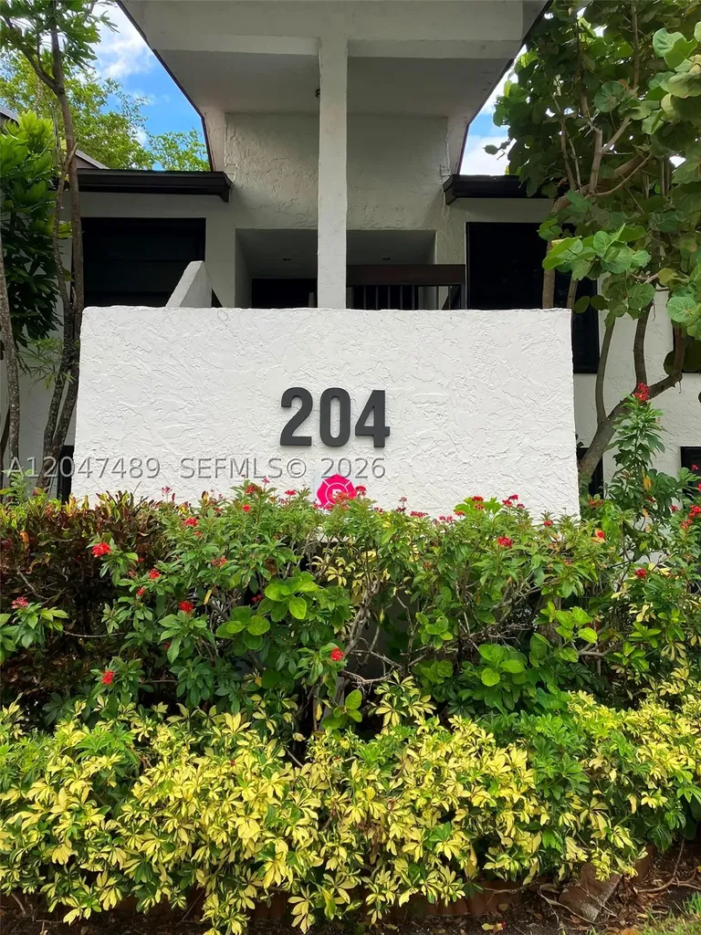 204 Lake Pointe Drive Oakland Park FL 33309